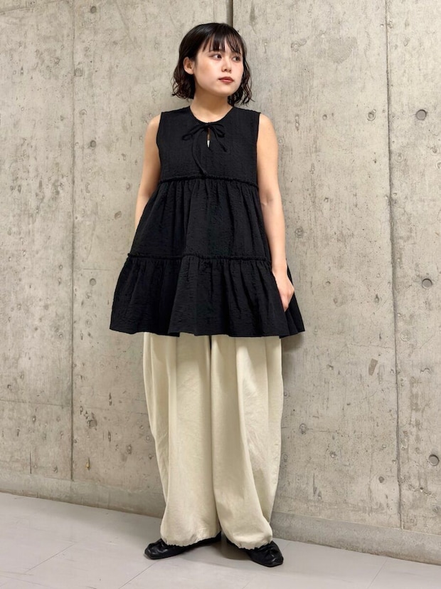 2026夏大人女性おすすめ黒チュニックワイドパンツコーデ