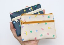 なぜ100均に！？まるで海外のお土産品みたい♡可愛さも使い勝手の良さもパーフェクトなポーチ