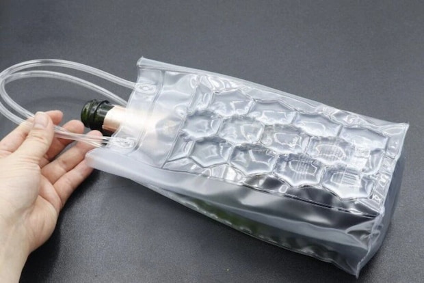 ダイソー　保冷バッグ　ワインボトル　使用例