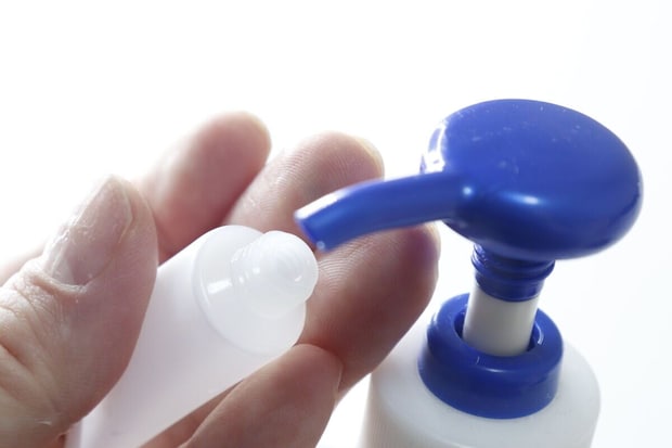 チューブ型詰め替え容器（8mL、3個）　使用例