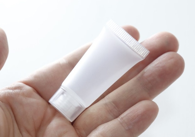 “ミニサイズ”に驚き！さすがに小さすぎる…！持ち運びに便利な100均の詰め替えチューブ