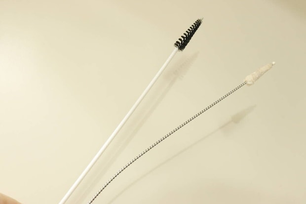 自在に曲がるストロー洗いブラシ　比較