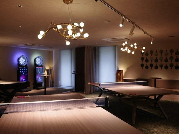GRAX LOUNGE　卓球台とダーツの娯楽スペース