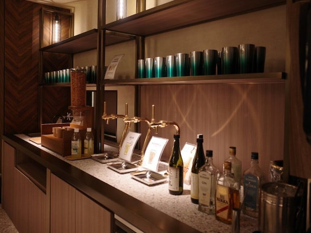 GRAX LOUNGE　フリーフローのドリンクバーカウンター