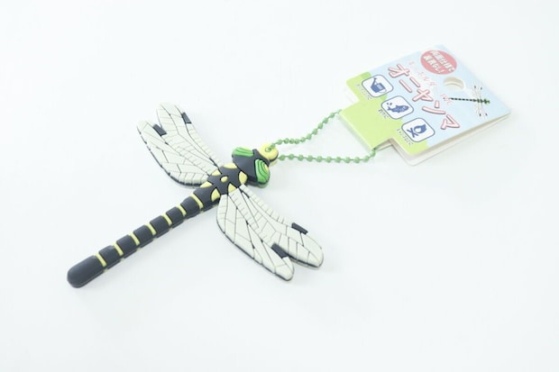 セリア キーホルダー PVC オニヤンマ セリアのキーホルダー PVC オニヤンマ
