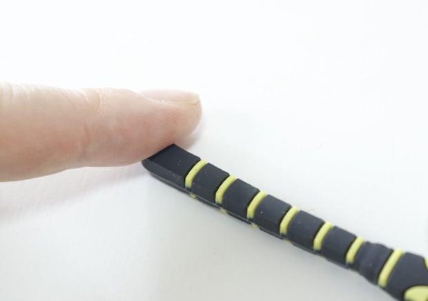 100均ですごい商品発見「ダメな人は徹底的に受け付けなさそう…」お守り的キーホルダー
