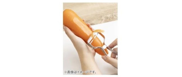 ニトリ　切れ味のいいピーラー　使用例