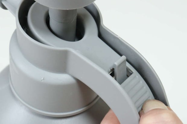 ダイソー 泡タイプ洗剤対応 お掃除用スプレー ダイソーの泡タイプ洗剤対応 お掃除用スプレーのレバー