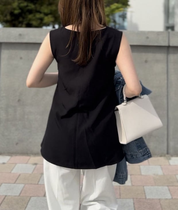 coca　2wayリボントップス　すっきりとした後ろ姿のシルエット