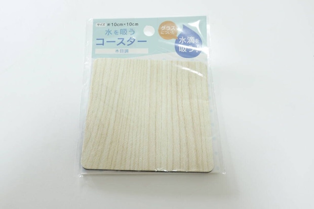 セリアの吸水コースター 木目調のパッケージ
