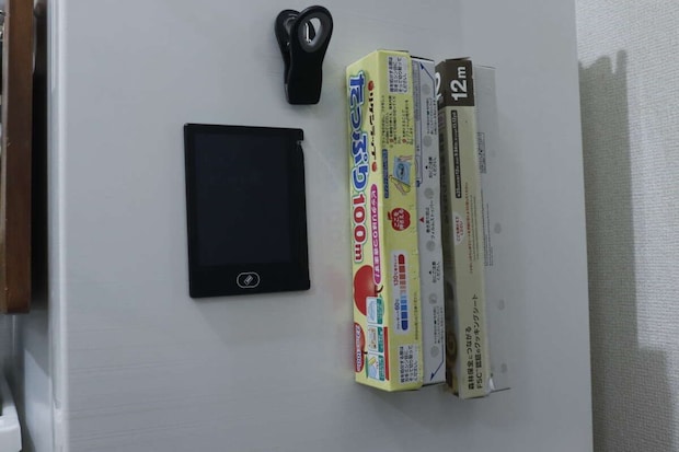 電子メモパッド（4.4インチ）　冷蔵庫に設置