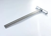 100円じゃないけど買って大正解！「全然落ちない！」強力固定の収納グッズ3選