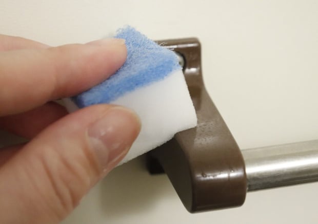 100均で人気の定番アイテムが大進化！「小さいのにいい仕事する！」2層構造の優秀スポンジ