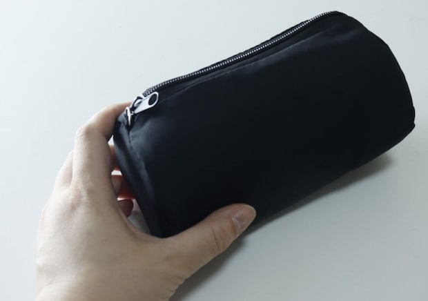 100均で理想形を見つけた！ファスナー開けて即買い決定！ありそうでなかった黒ポーチ