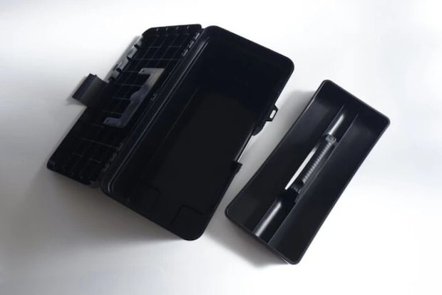ダイソー 工具箱(16cm×32cm×12.5cm) 二段構造 ダイソーの工具箱(16cm×32cm×12.5cm)は二段構造