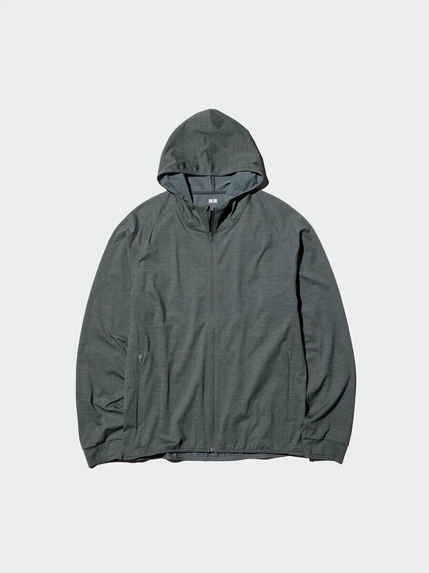 ダークグレーのドライEXUVカットフルジップパーカを平置きした俯瞰 ダークグレーのドライEXUVカットフルジップパーカを平置きした俯瞰