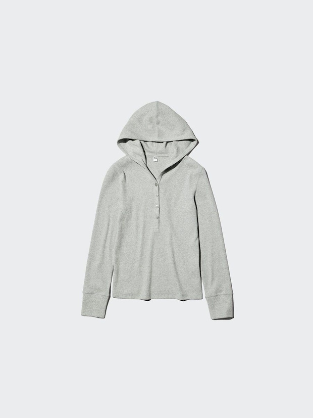 明るいグレーのフーデッドリブTシャツ 明るいグレーのフーデッドリブTシャツ