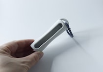人気になるわけだわ～！「もうゴソゴソ漁らない！」バッグに付けておきたい100均の便利グッズ