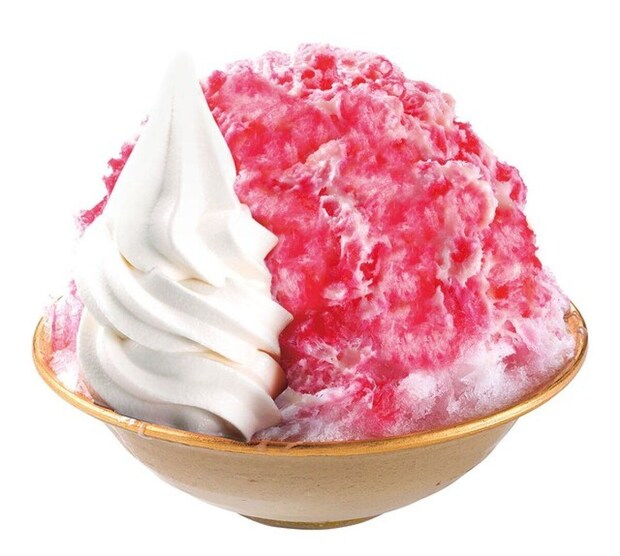 ソフトクリームがのったいちご氷
