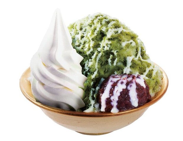 ソフトクリームと小倉あんがのった宇治抹茶氷