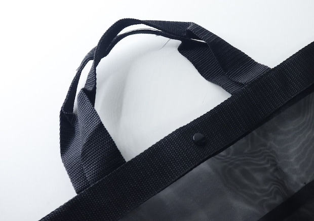 100均で買っとくと便利だよ！大容量×高コスパ！収納代わりにも便利な黒メッシュバッグ