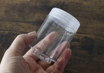 100均に天才アイテム出てた！「推しの数だけ買う」「重ねて飾れるって最高」推し活収納グッズ