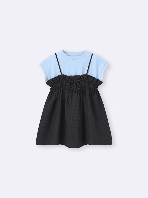 水色Tシャツと黒キャミチュニックのセット