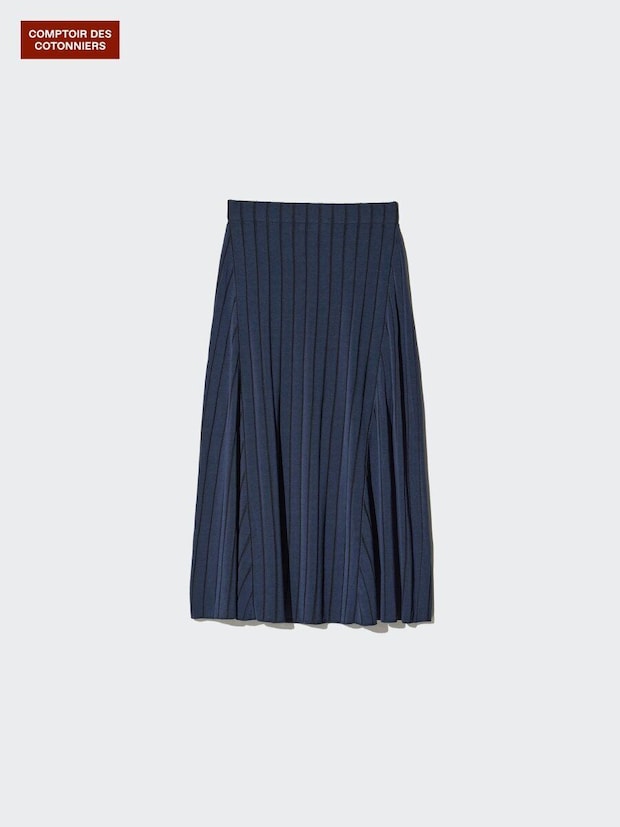 濃紺のプリーツニットロングスカートを平置きで撮影
