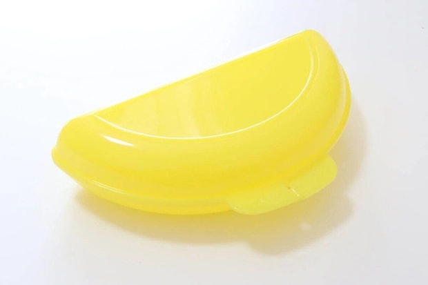 ダイソーの黄色いレンジで簡単オムレツ調理器を閉じた状態 ダイソーの黄色いレンジで簡単オムレツ調理器を閉じた状態