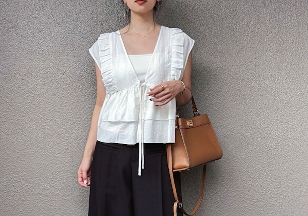 夏の「黒ワイドパンツ」はこう着て爽やかに垢抜ける♡重たく見せない!大人の着回しコーデ