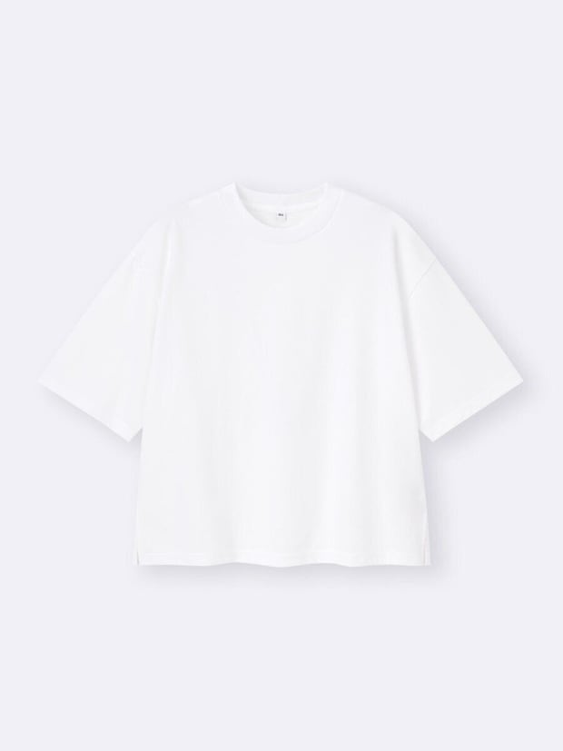 オフホワイトのシンプルなドライワイドTシャツ