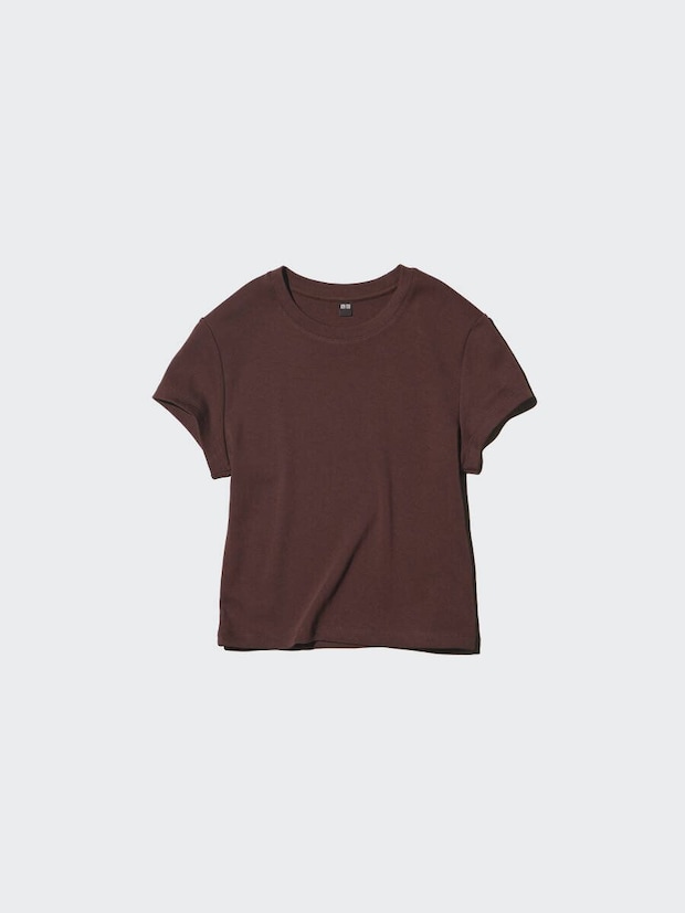 ブラウンのコンパクトなミニTシャツ ブラウンのコンパクトなミニTシャツ
