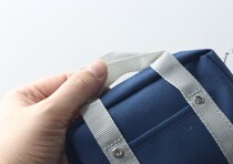 「当時使ってた…」懐かしくて泣けてくる…平成デザインがツボな100均ポーチ