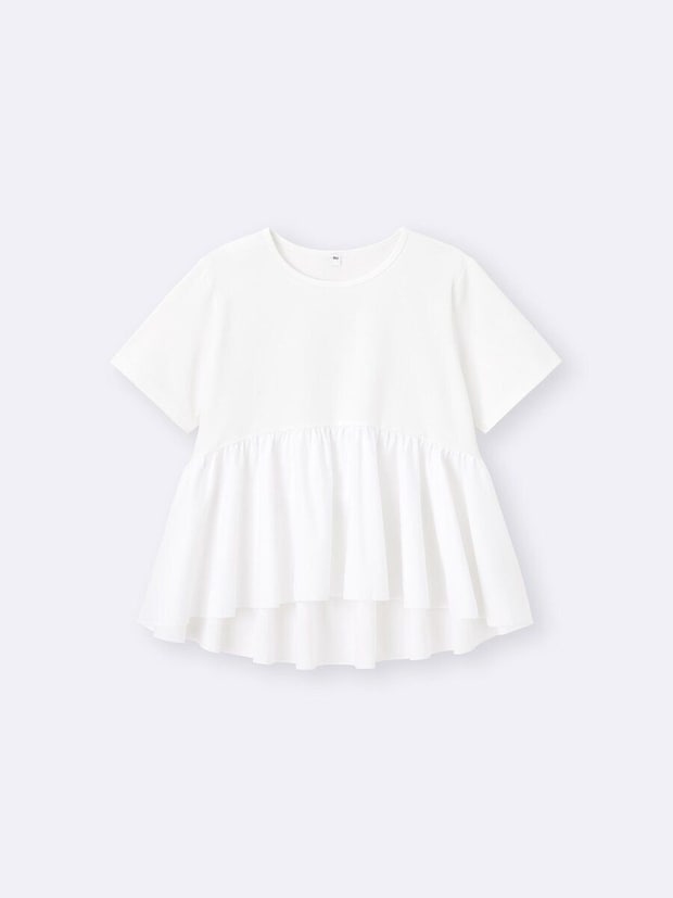 白い布帛コンビネーションTシャツ、裾がフレアで体型をカバー