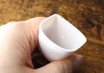 100均で見つけて飛びついた！「キャップ使うのは抵抗が…」毎日気持ちよく使える専用コップ