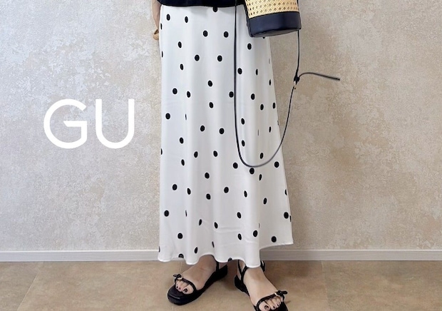 ドット柄は甘すぎないサテンが正解♡GUスカートの体型カバー&美脚見え着こなし術
