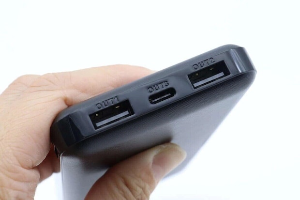 モバイルバッテリーのType-CとType-A充電ポート モバイルバッテリーのType-CとType-A充電ポート