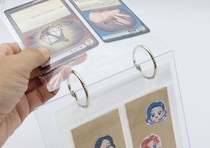 100均にいいもの出てるよ～！「めくれるって斬新！」アルバムとスタンドが一体になったグッズ
