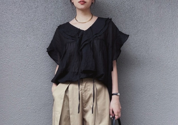 シンプルコーデは黒ブラウスで上品に♡夏のおしゃれを一気に格上げ!お手本着こなし5style