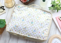 閉めるだけで荷物が驚くほどコンパクトになる！ピーターラビット柄が可愛い♡圧縮収納ポーチ