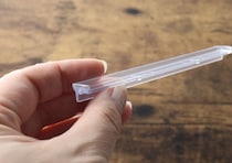 これだけで…？「すぐ落下してストレスだった…」悩みを一発で解消する100均のストッパー