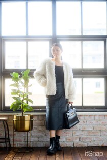 ホワイトボア×ブラックレザーの異素材MIXで12月にハマるBestモノトーン☆