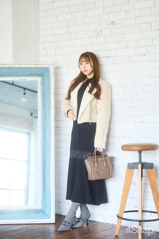 レースの透け感に惚れる美シルエットワンピ×ムートンジャケットで冬のヒロイン♡