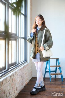 ほっこり感のある重ね着に白レースで冬の抜け感をひとさじON♡