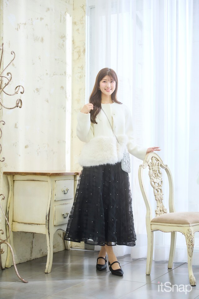 白のやさしさにときめくデート気分が高まる上品フェミニン♡