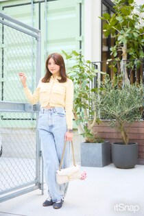 一足お先に春気分をチャージするパステルイエロー×デニムで大人ヘルシーカジュアル♪