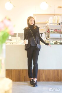 シャギー素材で奥行きをプラスした“妊婦に見えない”都会派オールブラック☆