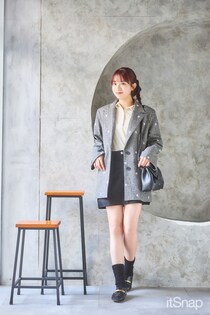 小花柄の刺しゅうジャケットを主役にシアーポロ×ミニスカ今っぽ仕上げ♡