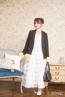 ティアードフリルを贅沢にまとって夢見るドーリークラシックな装い♡