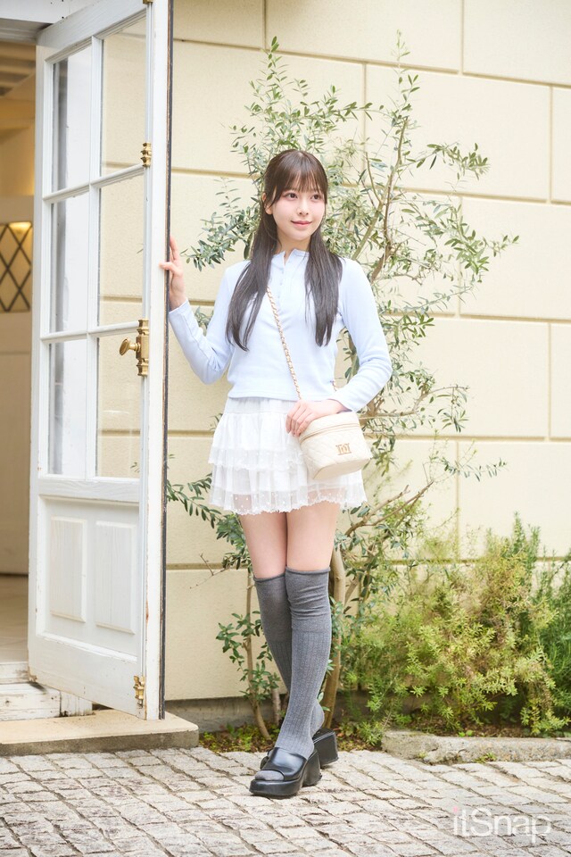 透明感あふれるペールブルー×ホワイトでほんのり甘い初夏先取りスタイルに♡